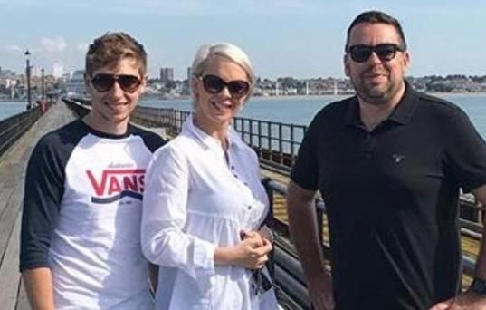 Angela Davies, marketeuse chez Tanium, avec ses collègues de Tanium, Ryan Nappi et Tony Larks