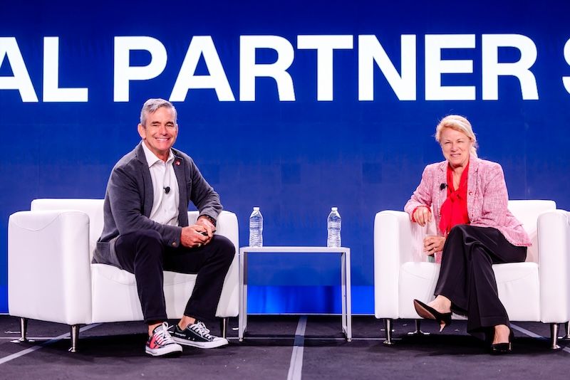 Converge 2025 Dan Streetman, PDG de Tanium, et Tara Ryan, directrice marketing