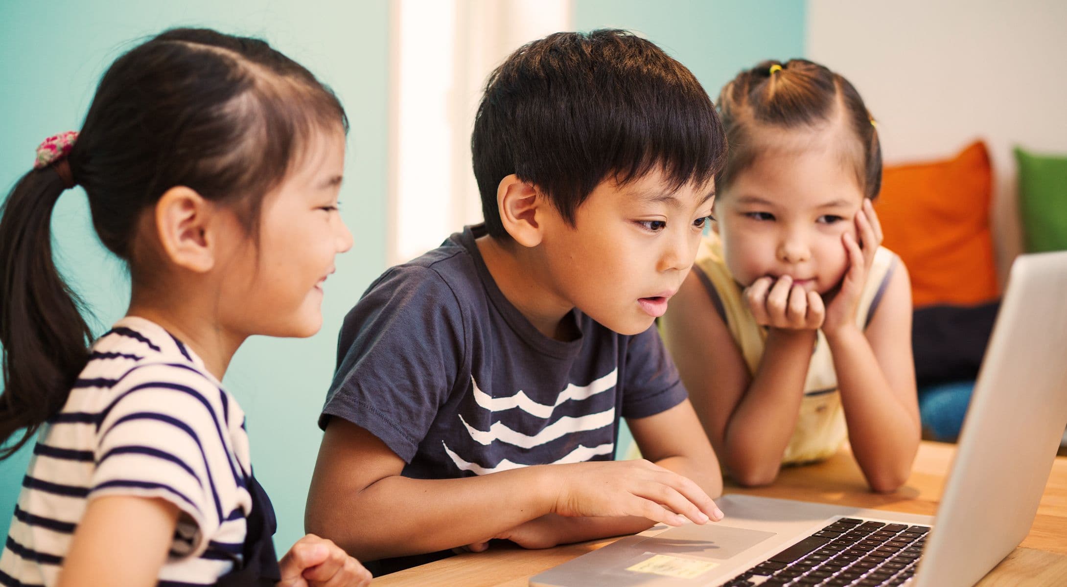 Cybermenaces contre l'enseignement à distance K-12 : la riposte d'un district scolaire