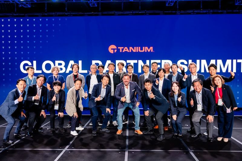 Converge 2025 Tanium Vice-président principal des ventes des partenaires mondiaux Tony Beller et participants au sommet