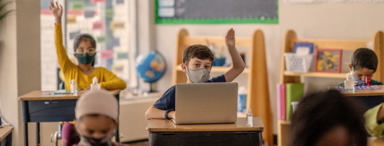 La sécurité des endpoints aide K–12 les établissements scolaires à satisfaire aux exigences d'une cyberassurance abordable