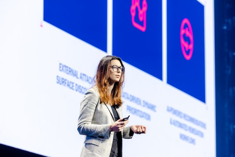 Julia Grunewald, vice-présidente de la gestion des produits et responsable du portefeuille pour la gestion de l’exposition chez Converge 2025 Tanium